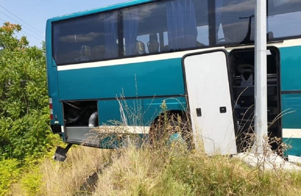 ΚΤΕΛ Κέρκυρας: Βίωσαν τον τρόμο οι επιβάτες- Παραλίγο να πέσει στον γκρεμό το λεωφορείο-Εικόνες, Βίντεο